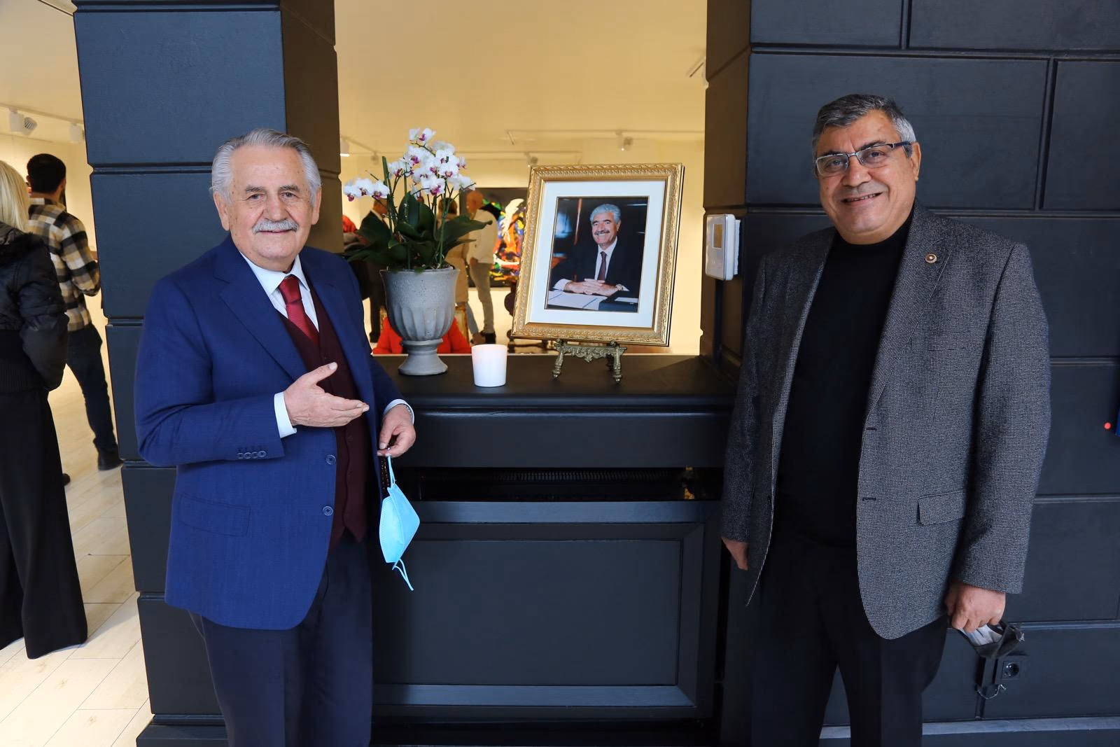 Mahmut Ceylan sergilerinden bir kare.